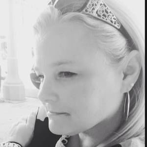 Meet your Posher, Leigh